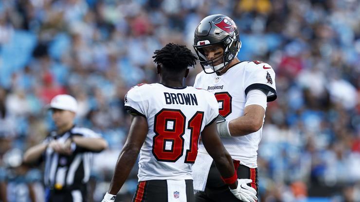 Tom Brady Divulges On The Antonio Brown Debacle