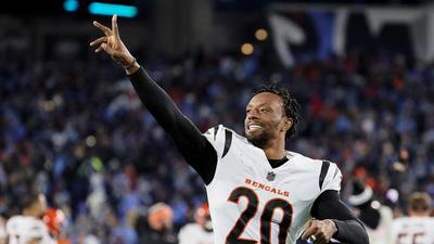 Eli Apple Beefs With Giants & Saints Fans, Calls New Orleans Smelly