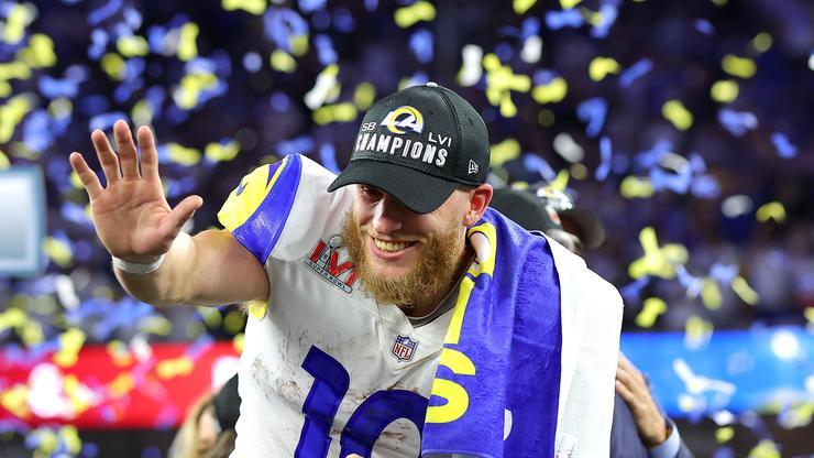 Cooper Kupp Pays Homage To Kobe Bryant During Rams Parade