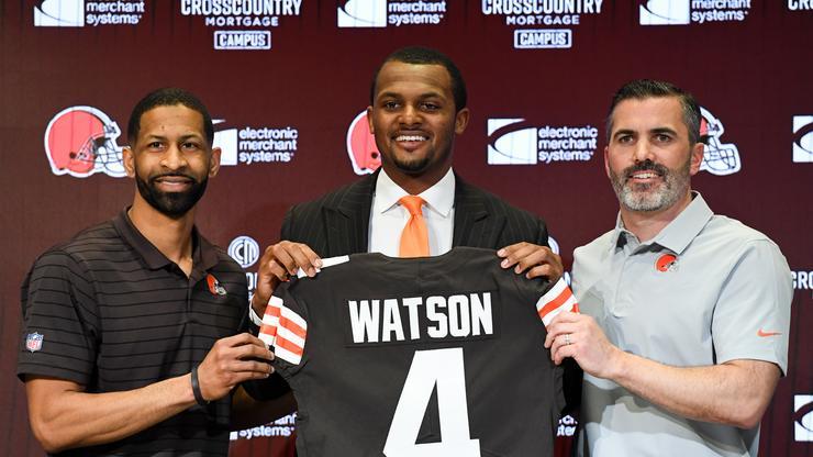 Deshaun Watson Explains Why He Went To 40 Massage Therapists