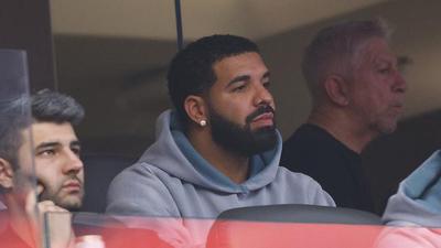 Drake Hits The Jackpot After Pulling Super Rare Michael Jordan Cards