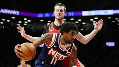 Kyrie Irving Apologizes After Confronting The Wrong Fan
