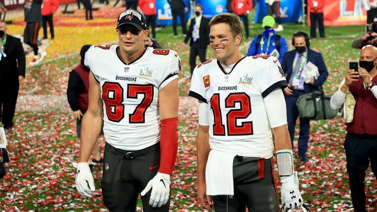 Tom Brady Pays Tribute To Rob Gronkowski After Retirement Announcement