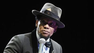 D.L. Hughley Challenged To Million-Dollar Boxing Match By Irate Pastor