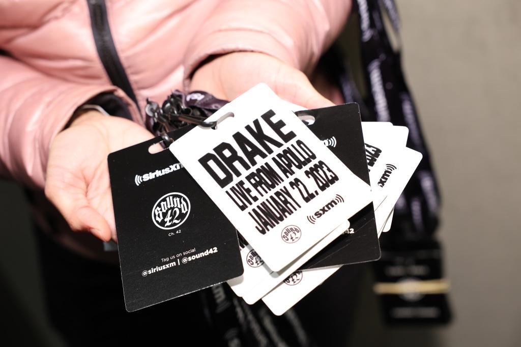 Drake Pauses Apollo Theatre Show After Fan Falls Off Balcony