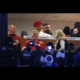 Shirtless Jason Kelce Screams & Chugs Beer Next To Taylor Swift During Chiefs’ Game