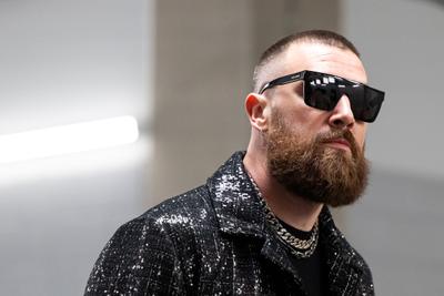Travis Kelce Gets Massive Swiftie Welcome At Taylor Swift Sydney Concert