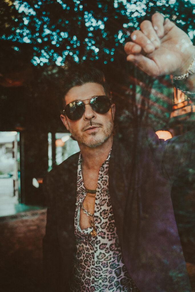 Robin Thicke Announces New Single ‘I Know What To Do’