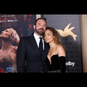 Jennifer Lopez Holds Hands With Matt Damon Amid Ben Affleck Divorce